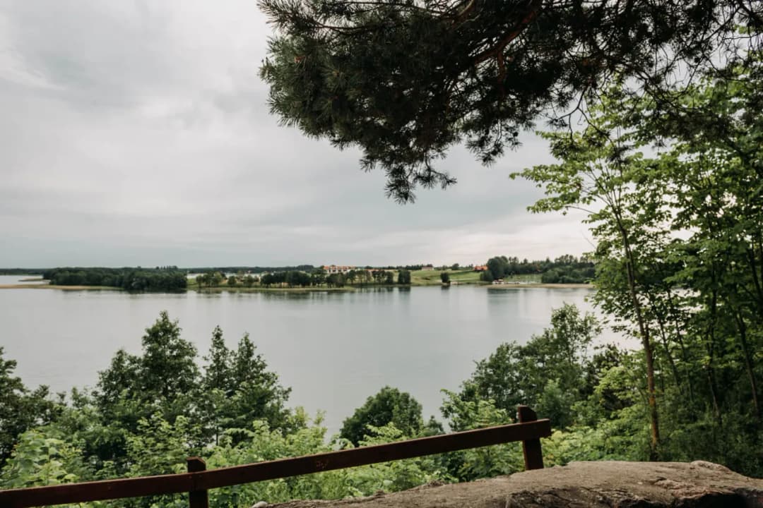 Jezioro Święcajty – raj dla miłośników przyrody i rekreacji